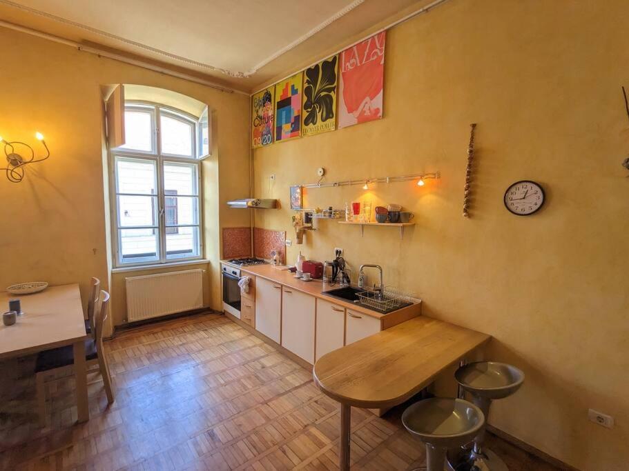 Boheme Central Apartment Timisoara Ngoại thất bức ảnh