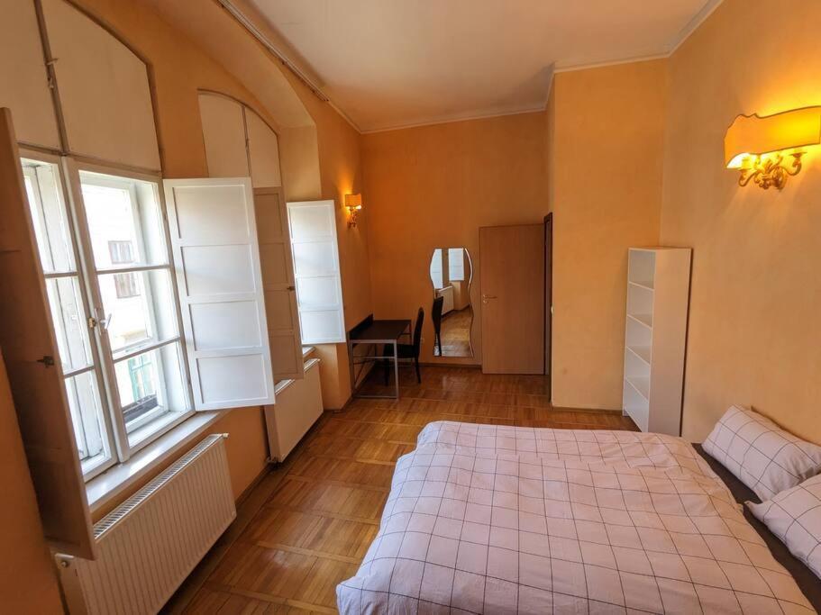 Boheme Central Apartment Timisoara Ngoại thất bức ảnh