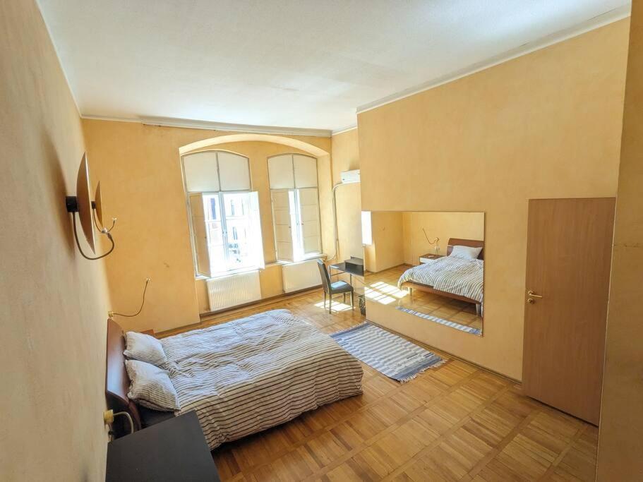 Boheme Central Apartment Timisoara Ngoại thất bức ảnh